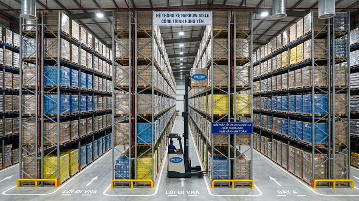 Mật độ lưu trữ của kệ narrow aisle trong kho pallet Mật độ lưu trữ cao khi dùng Kệ Narrow Aisle Hưng Yên cho kho pallet